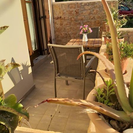 Appartement Elezar à Néon Oítilon Extérieur photo