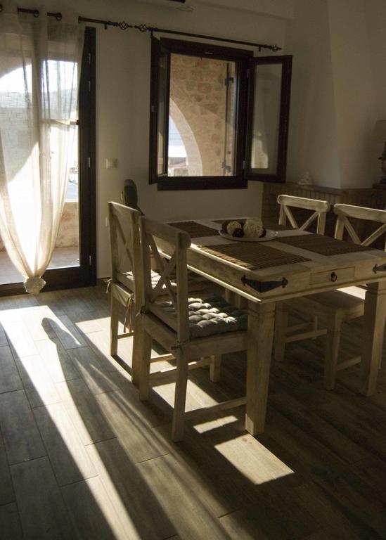 Appartement Elezar à Néon Oítilon Chambre photo
